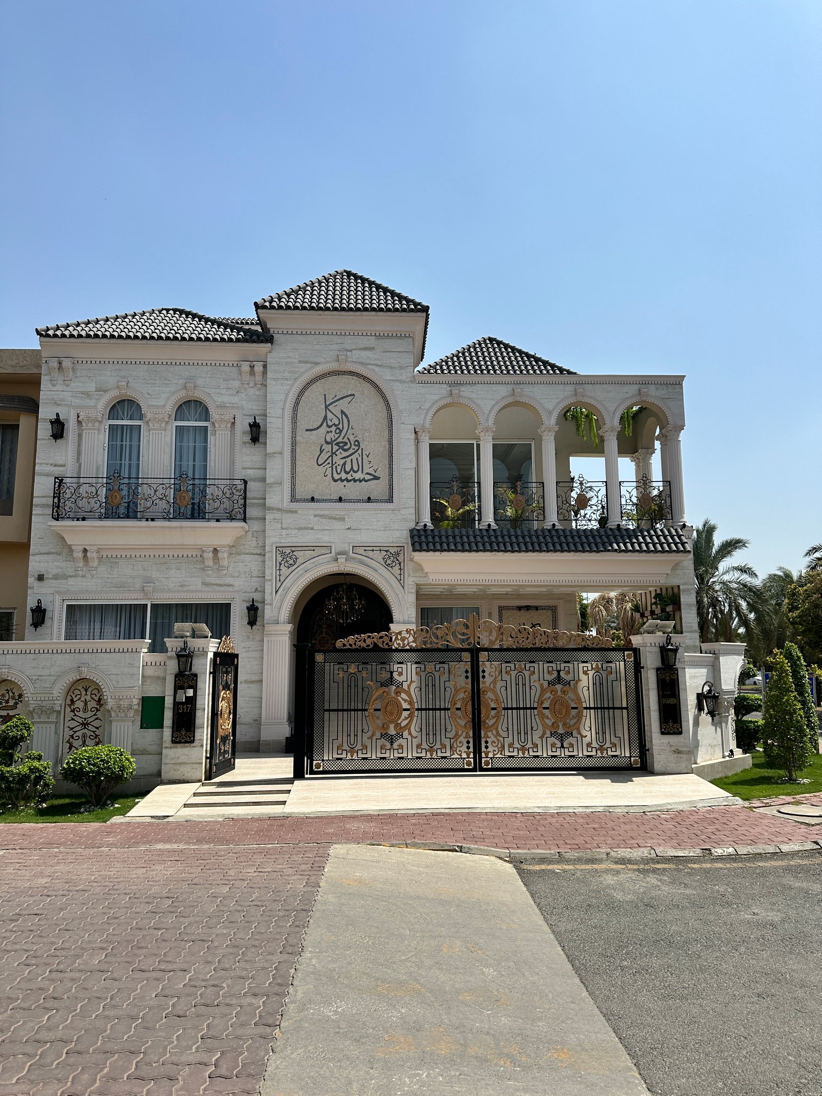 Spanish Corner Palace, Main Boulevard
