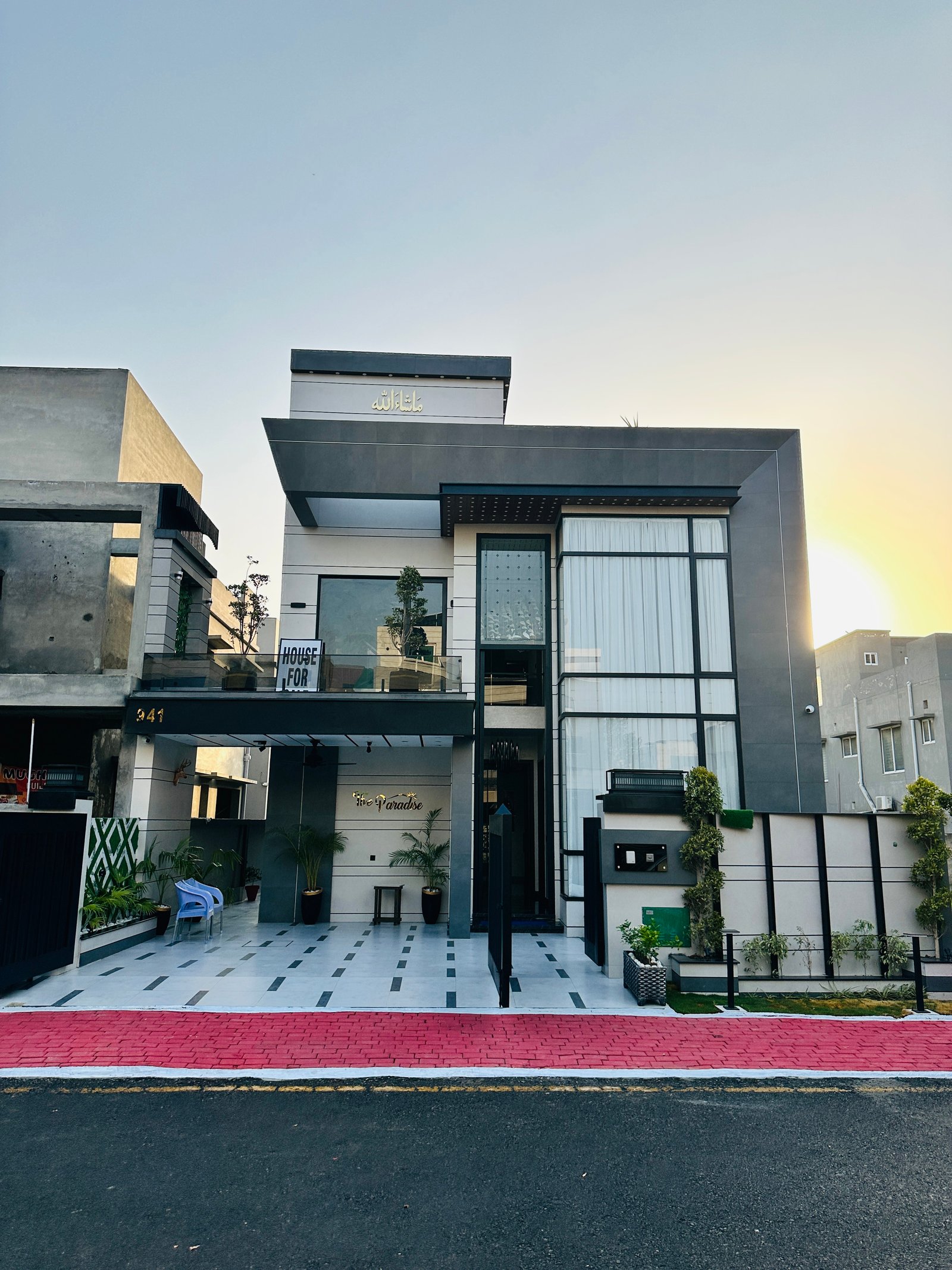 10 Marla Luxury House for Sale